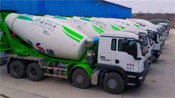 克服萬難！新春批凌宇罐車發往市場